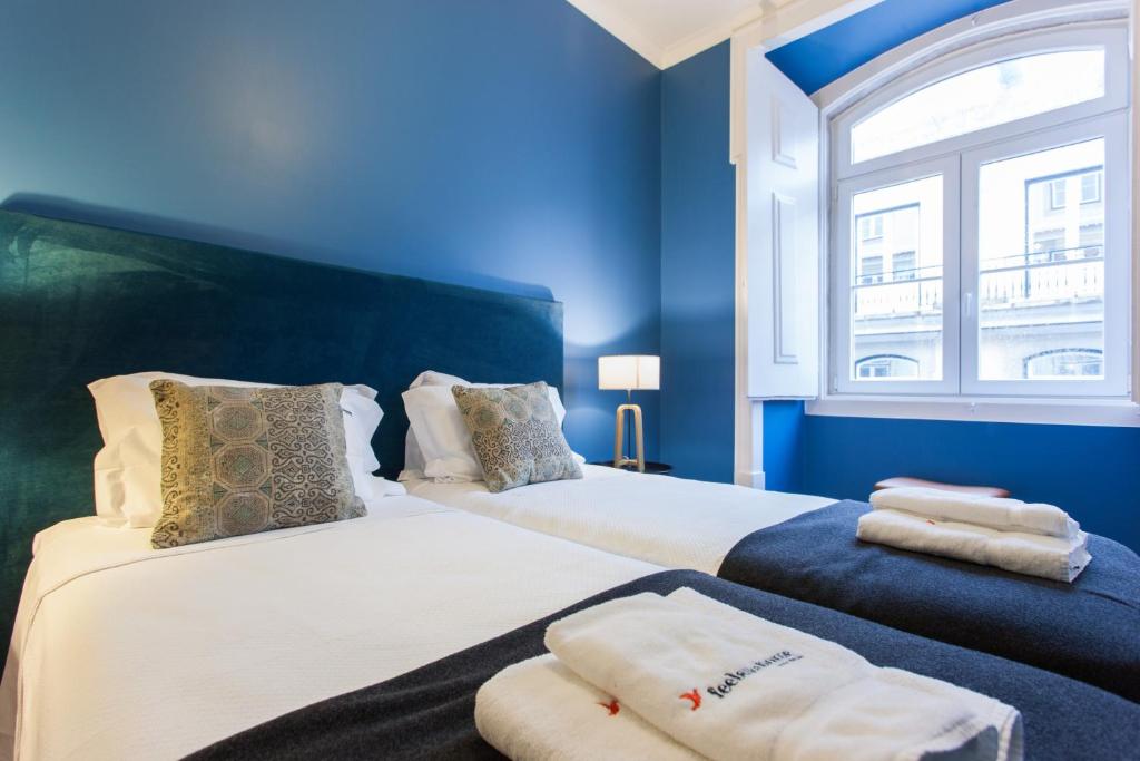 蓝色房间对人体的影响_深蓝色房间_蓝色房间图片