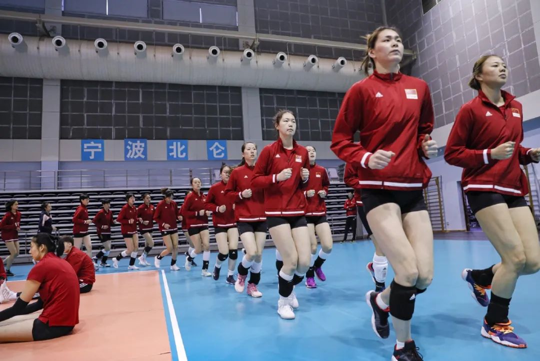 模拟女排的游戏_中国女排做游戏_女排玩手机游戏