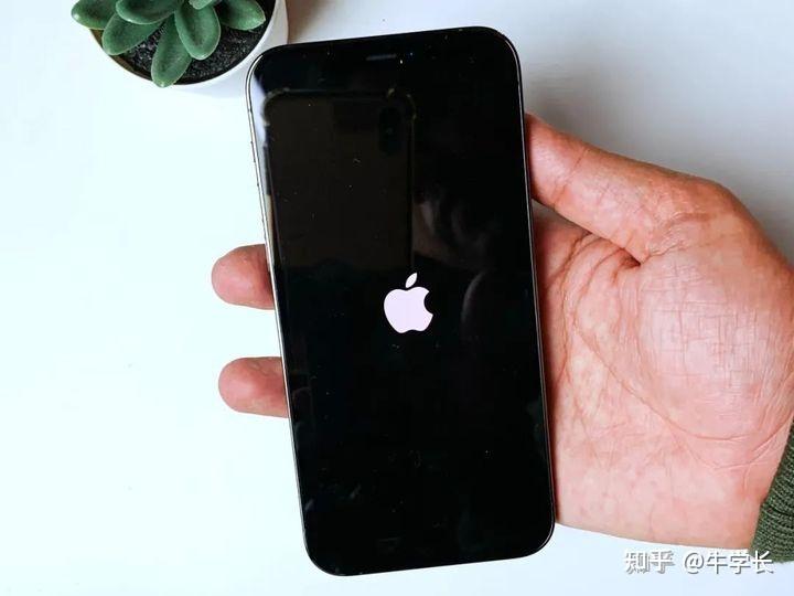 玩手游闪屏_手机打游戏偶尔闪一下屏_手机玩游戏闪屏