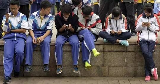 iphone打游戏对手机好吗_手机打游戏损害大吗苹果_苹果手机打游戏坏手机吗