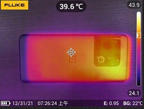 手机无线网络玩游戏很卡怎么办_手机用无线网打游戏卡怎么办_手机连着无线打游戏卡