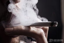 熬夜游戏抽烟,健康隐患不容忽视